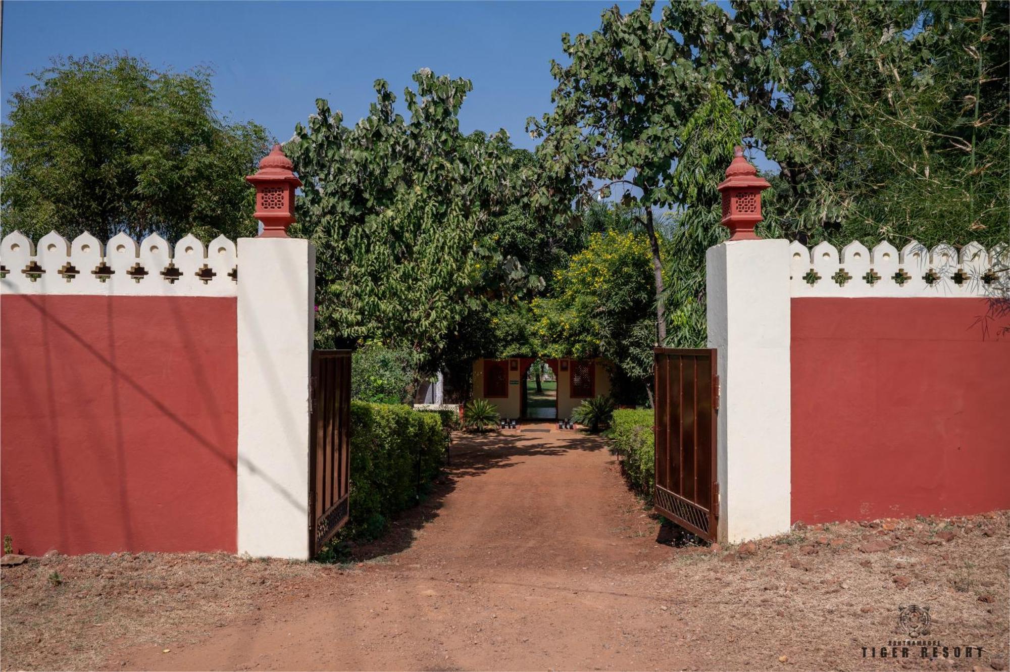 Ranthambore Tiger Resort Sawai Madhopur Extérieur photo